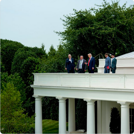 Screenshot 2025-08-05 at 17-59-33 DAN POSTS POTUS ON THE WHITE HOUSE ROOF - The Great Awakenin...png